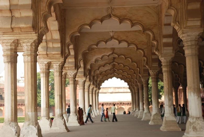 Information about inside of Agra Fort