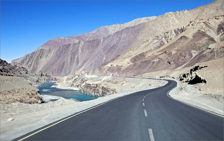 Pangong Tso to Leh