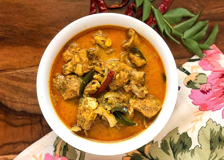 Sri Lankan Chicken Curry (Kukul Mas Curry)