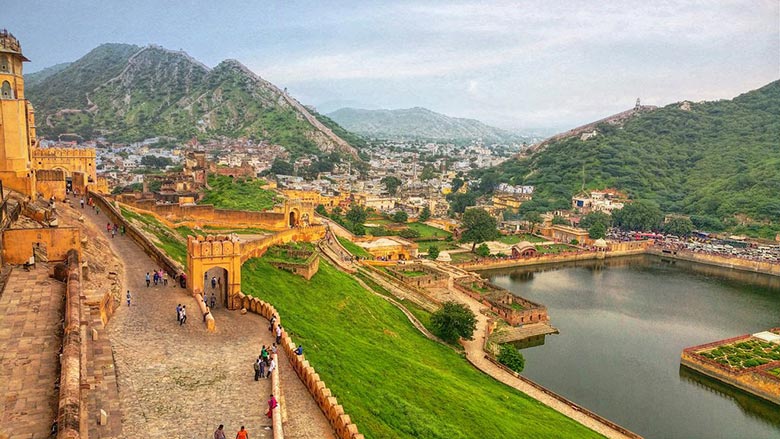Travel to Magnificent Jaigarh Fort In Jaipur