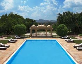 luxury hotels in udaipur Package