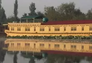 Mascot Luxury Houseboat, Srinagar