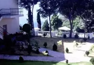 SURYA ROCK ROSE RESORT, KASAULI