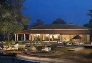 The Riverview Retreat, Corbett