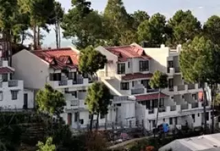 Woodsvilla Resort, Ranikhet